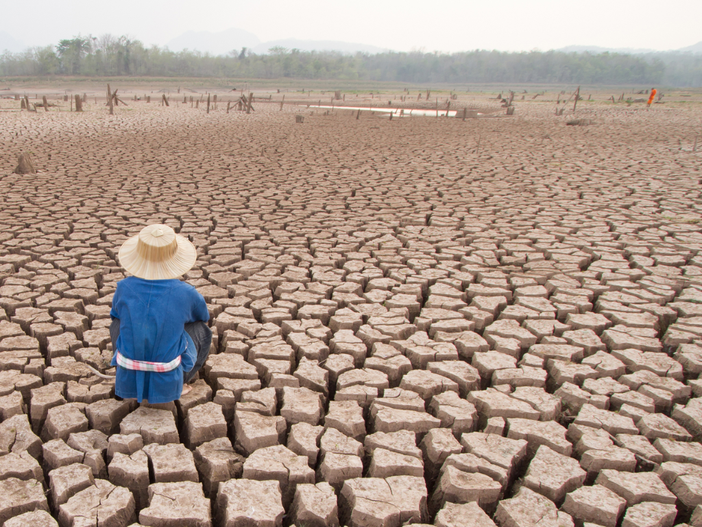 As Mudanças Climáticas_ Uma Ameaça à Vida na Terra: Imagem de uma região árida e seca